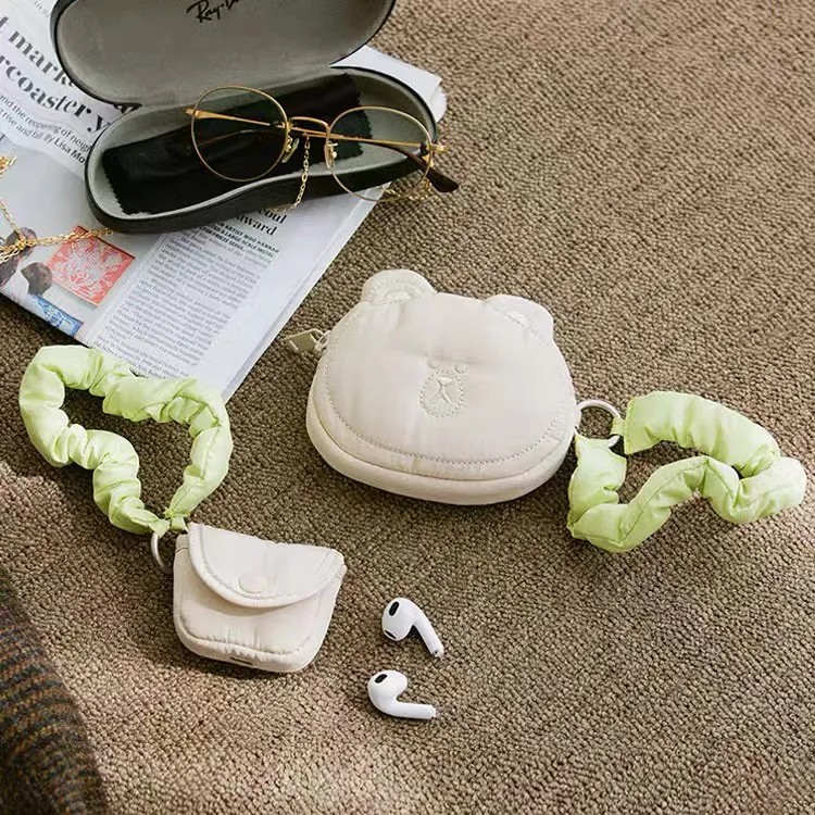 LINE FRIENDS布朗熊HEART系列化妆包耳机包可爱零钱卡收纳小手包 - 图3