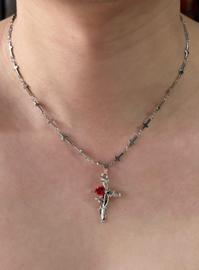 Komeiku玫瑰十字架项链