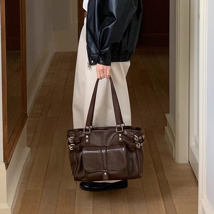 秋冬2025新款复古咖色百搭大容量通勤托特包韩版学院风单肩斜挎包,淘宝优惠券,粉丝福利购,淘宝优惠卷