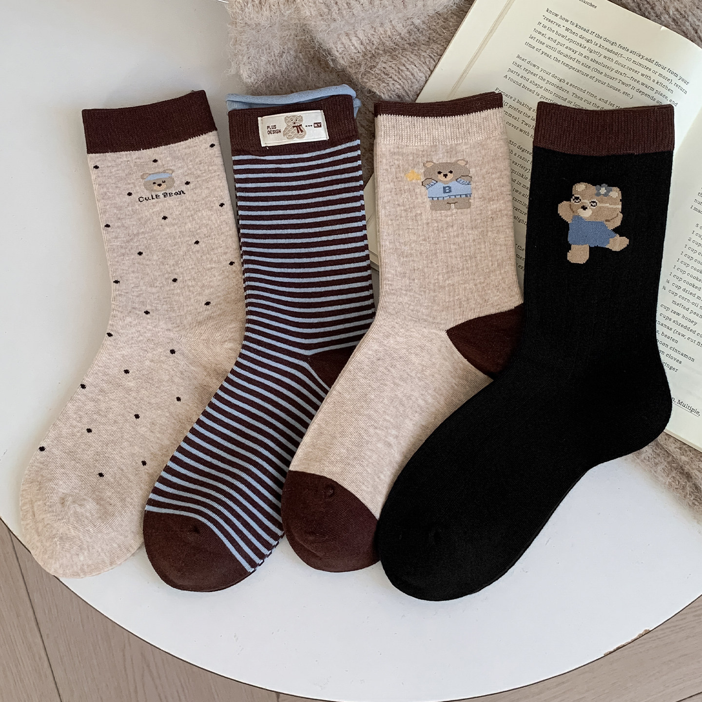 不会丢的袜子咖色可爱小熊中筒袜女复古棉袜波点女生长袜配勃肯鞋,淘宝优惠券,粉丝福利购,淘宝优惠卷