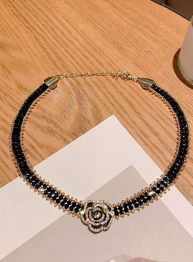 高级感锁骨2023黑色水晶项链山茶