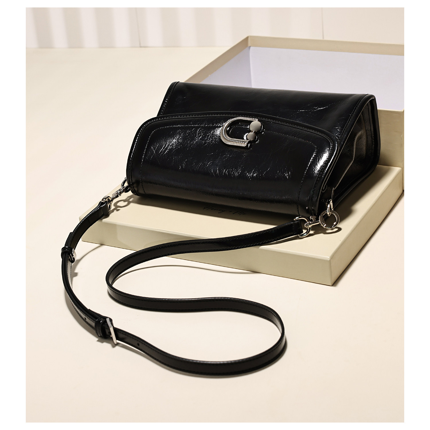 GXFMOD原创设计复古百搭真皮腋下包女2025新款小众简约通勤斜挎包,淘宝优惠券,粉丝福利购,淘宝优惠卷