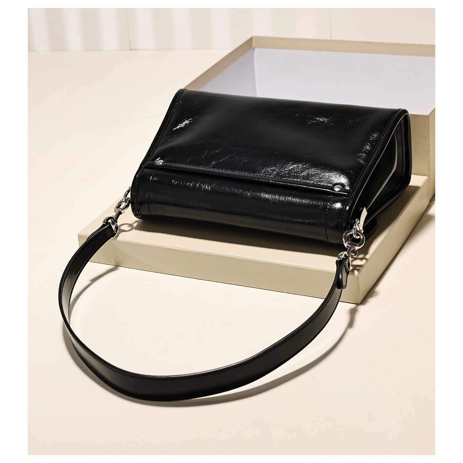 GXFMOD原创设计复古百搭真皮腋下包女2025新款小众简约通勤斜挎包,淘宝优惠券,粉丝福利购,淘宝优惠卷