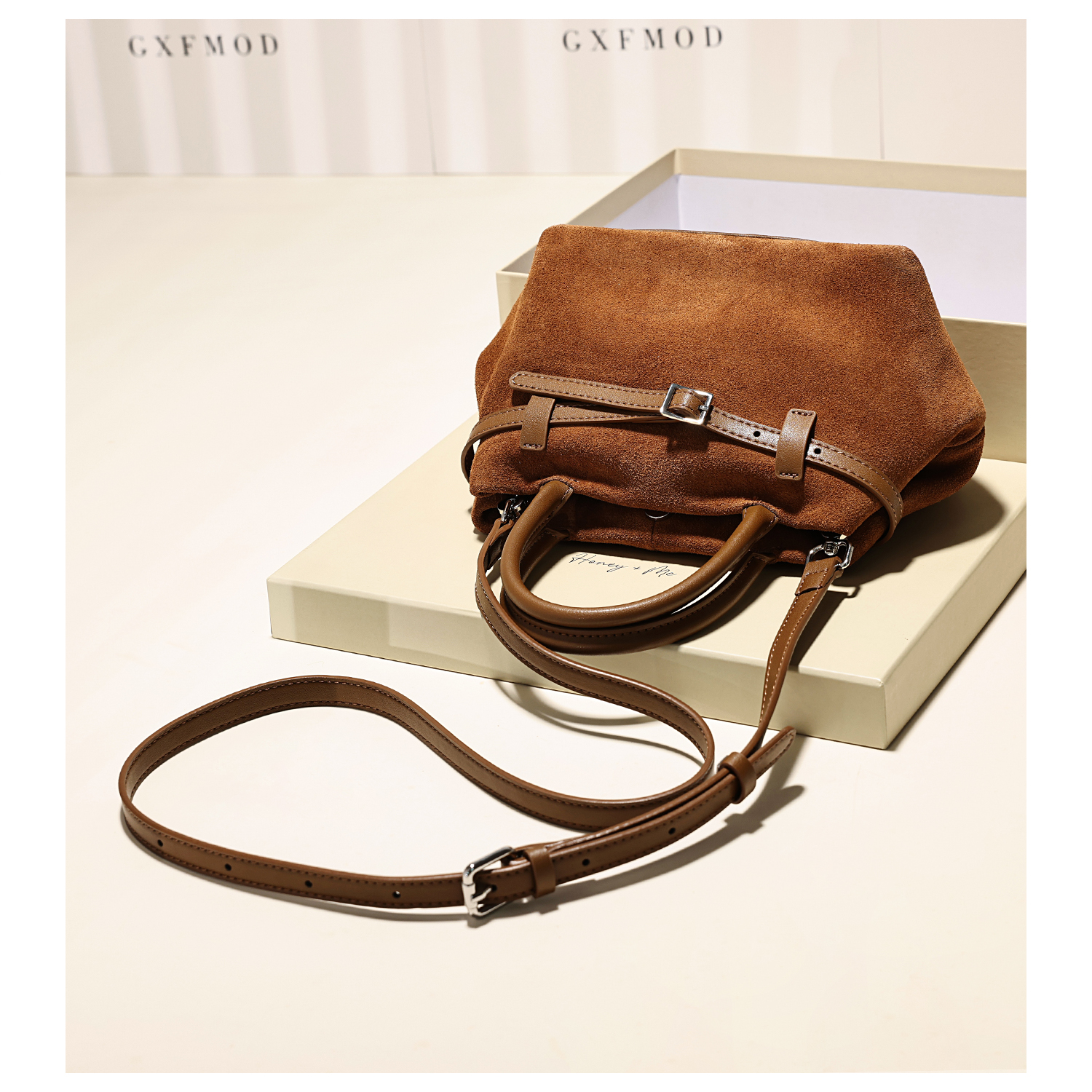 GXFMOD高级感复古麂皮绒手提包女2025早秋新款通勤百搭单肩斜挎包 - 图2