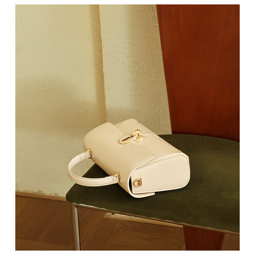 GXFMOD小众设计牛皮小方包女2026春季新款轻奢简约百搭单肩斜挎包 - 图3