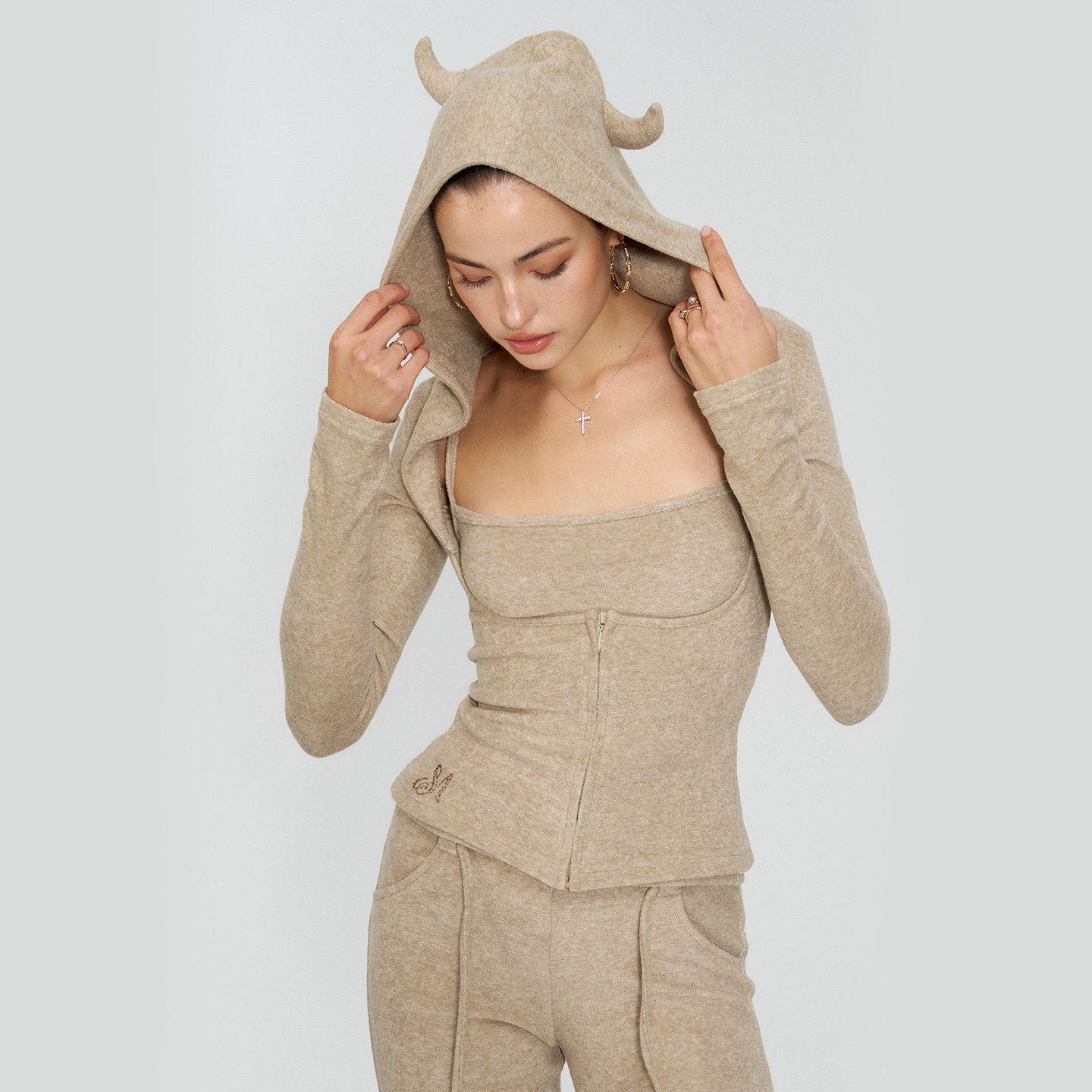 4muggle“白女美学”万圣节毛巾绒三件套恶魔角卫衣吊带微喇长裤,淘宝优惠券,粉丝福利购,淘宝优惠卷