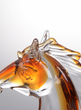 品一轩马首现代轻奢琉璃装饰摆件