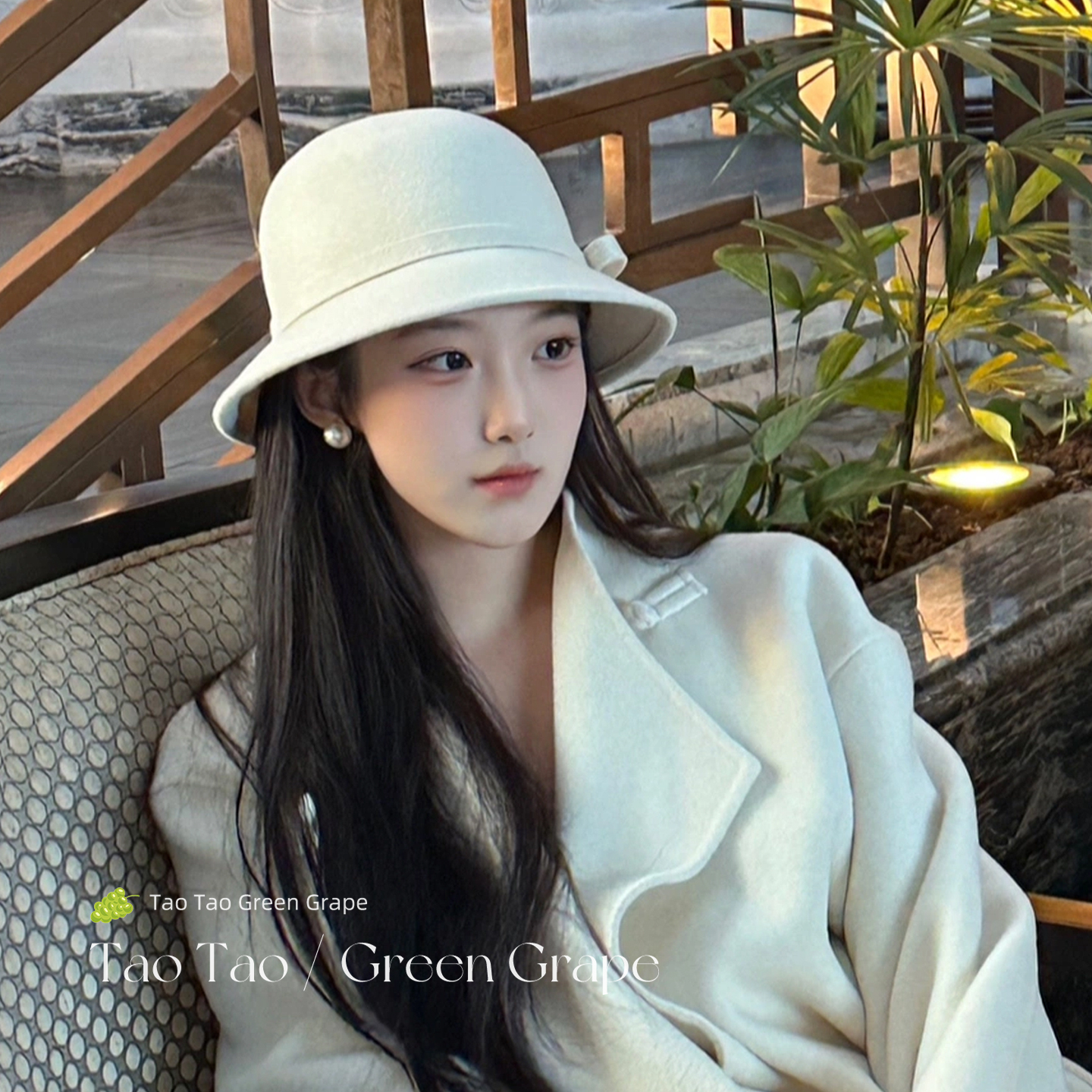 Foreign daughter French Hepburn style white bowler hat for women 2025 new autumn and winter fisherman hat bow hat