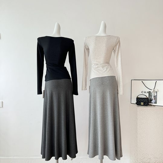 2025高腰灰色半身裙长款女秋冬垂感宽松百搭软糯休闲简约A字长裙