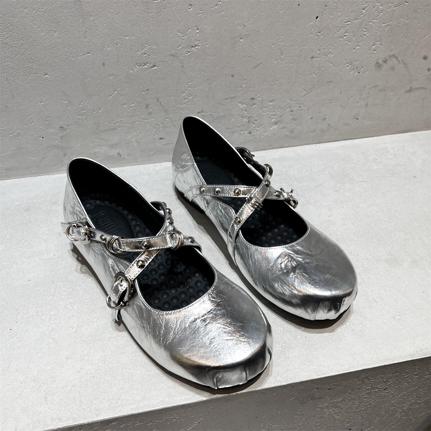 欧洲站女鞋2026春新款欧货真皮交叉扣带玛丽珍鞋平底百搭浅口单鞋,淘宝优惠券,粉丝福利购,淘宝优惠卷