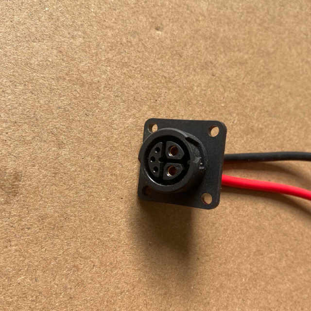 48V ຫມໍ້ໄຟ lithium ສຽບສາຍໄຟລົດໄຟຟ້າ