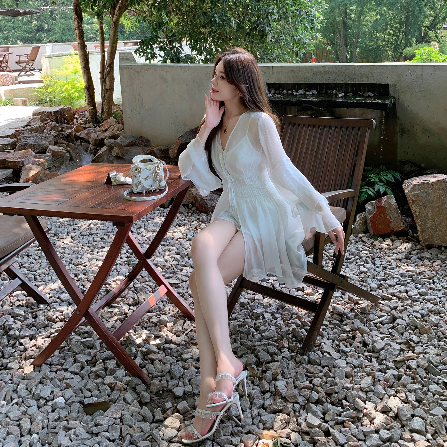 ByYou 秋季长款喇叭袖白色雪纺衬衫套装女内搭吊带背心短裤三件套,淘宝优惠券,粉丝福利购,淘宝优惠卷