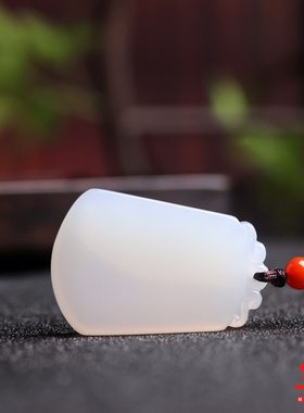 巴西白玉髓平安牌吊坠珠宝玛瑙