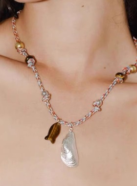 彩绳编织吊坠贝壳小鱼项链