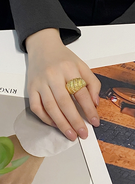 金色熔岩纹理戒指铜镀18K欧美复古时尚女小众设计轻奢高级感指环