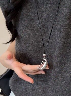 小梳子个性金属吊坠项链女2025新款小众高级感毛衣链简约百搭项链