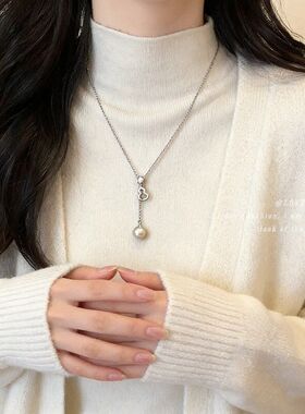 简约镂空葫芦珍珠吊坠项链女轻奢高级感抽拉可调节秋冬毛衣链配饰