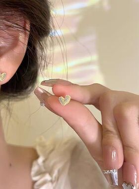 闪耀气质爱心珍珠边耳钉精致小爱心925银针百搭气质法式清冷高级