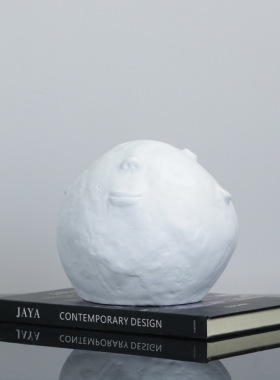 现代简约树脂黑色白色泥丸头摆件书房客厅样板房售楼处轻装饰品