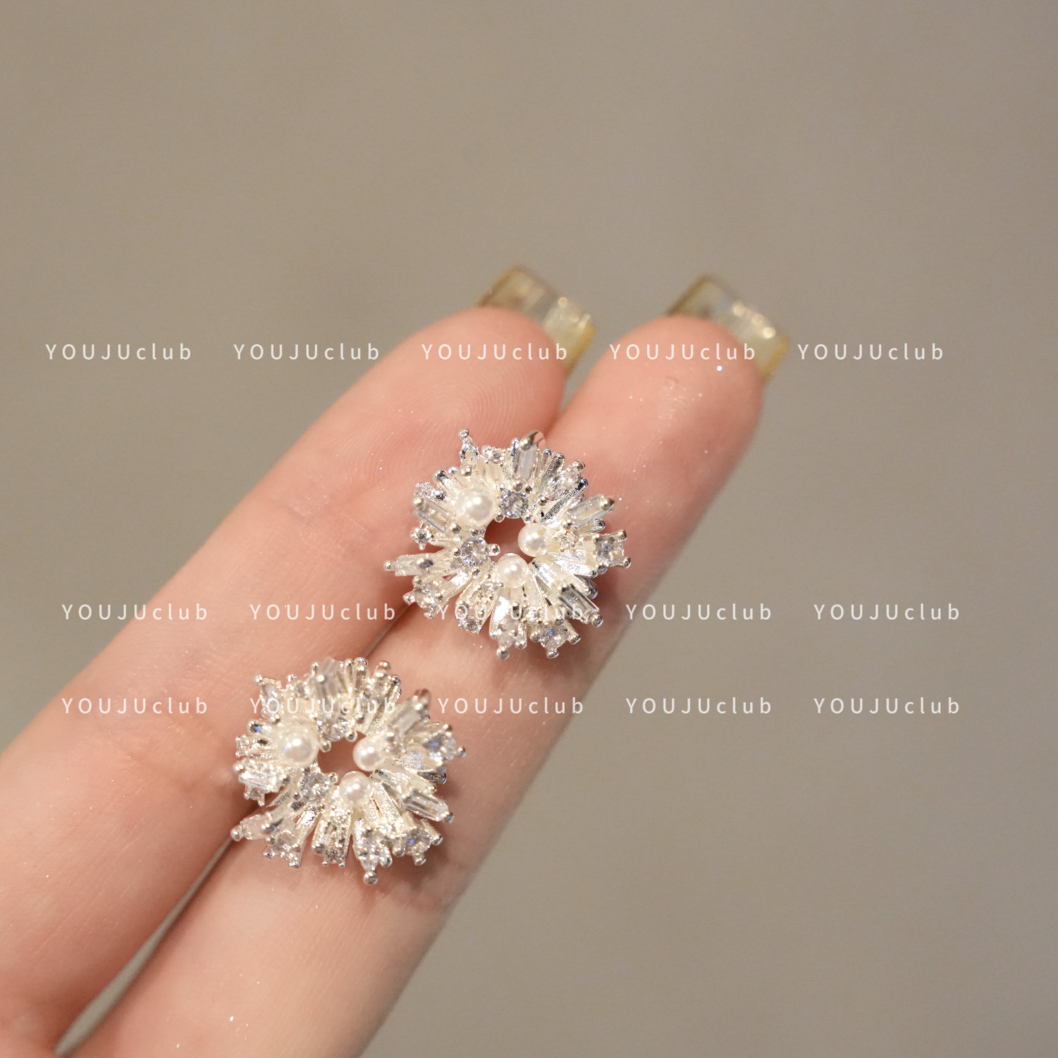 YOUJUclub-雪融时刻~ins风烟花珍珠立体清冷高级感耳钉蚊香盘耳夹,淘宝优惠券,粉丝福利购,淘宝优惠卷