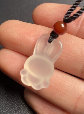 天然白玉髓大耳朵小兔子吊坠玛瑙diy生肖玉兔可爱钥匙扣包挂
