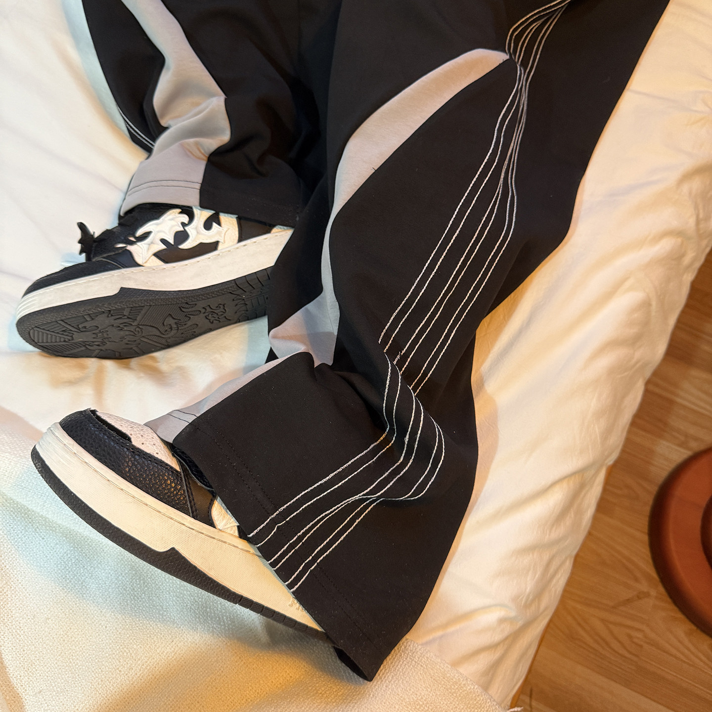 梁拌泡菜美式复古休闲三条杠运动裤男女宽松阔腿休闲百搭长裤,淘宝优惠券,粉丝福利购,淘宝优惠卷