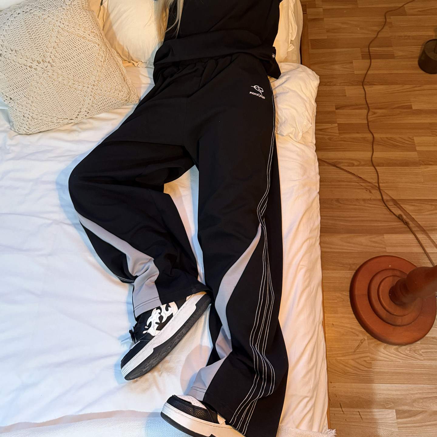 梁拌泡菜美式复古休闲三条杠运动裤男女宽松阔腿休闲百搭长裤,淘宝优惠券,粉丝福利购,淘宝优惠卷