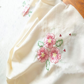 ຕົ້ນສະບັບ embroidered ເອີຣົບ pastoral ຕາຕະລາງ embroidered tablecloth fabric ການປົກຫຸ້ມຂອງ square tablecloth ຕາຕະລາງກາເຟ 150x200