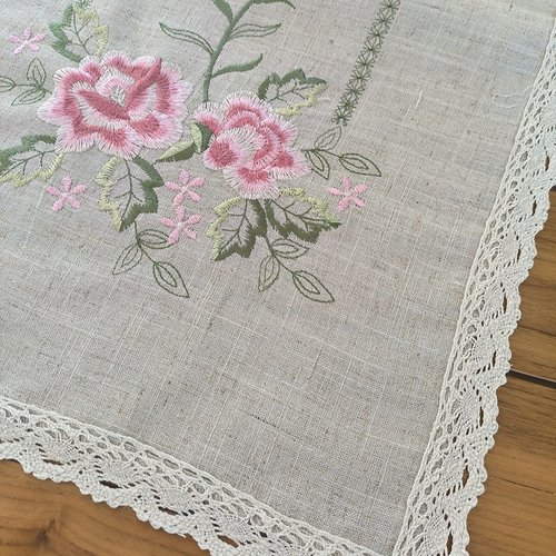 出口原单合同40x170亚麻双花牡丹绣布艺桌旗酒柜或者五斗橱茶几布 - 图1