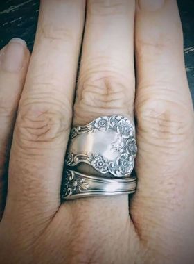 Vintage Silver Color Carving Lotus Flower Spoon Rings for Wo