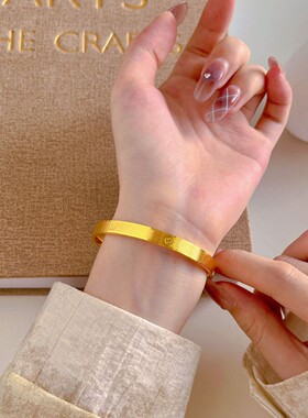 18k拉丝米字手镯女款不脱模Au750实心镯子手环轻奢时尚送女友礼物