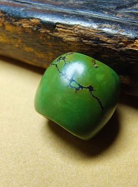 藏传老绿松勒子珠