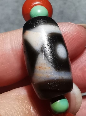 13799  藏传老沁朱砂玛瑙三眼天珠配保山南红点咒牛骨手串