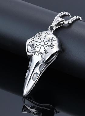 复古不锈钢男士吊坠维京乌鸦头指南针个性项链挂件北欧街头吊坠