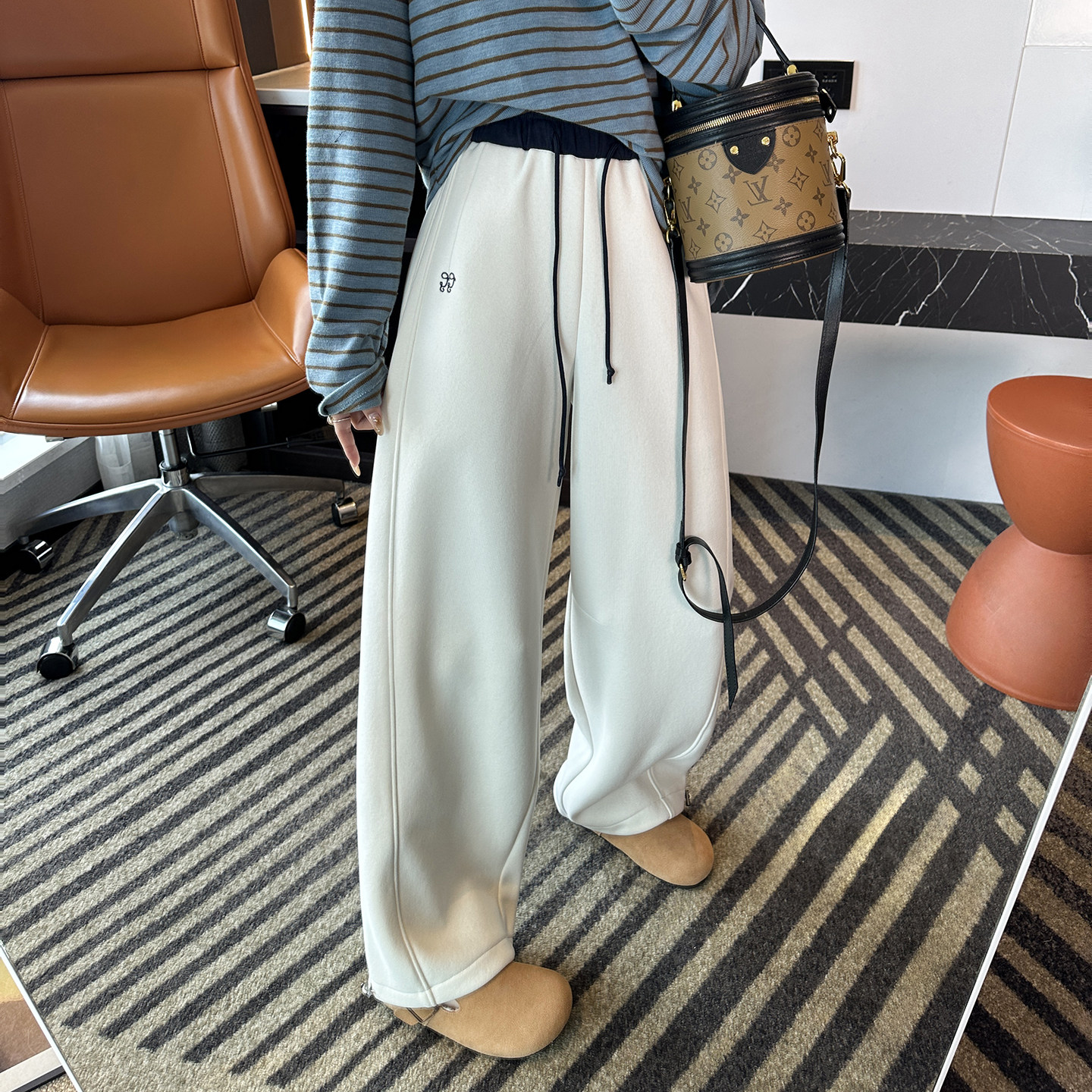 舒适至上!~复合密密绒弯刀休闲裤子女秋冬新两穿高腰抽绳加绒卫裤,淘宝优惠券,粉丝福利购,淘宝优惠卷