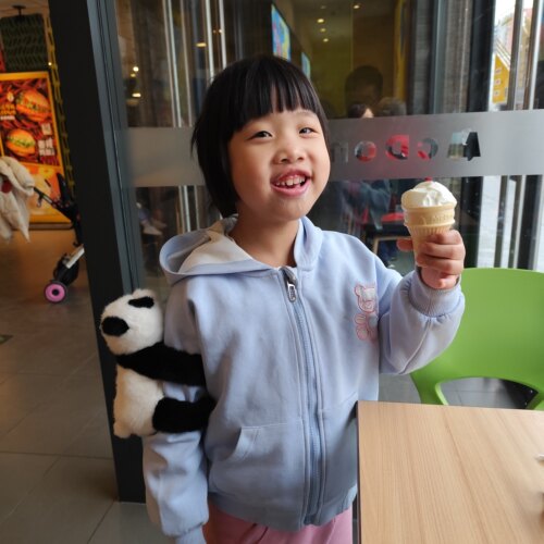 成都大熊猫公仔啪啪圈手环玩具毛绒玩偶抱抱手腕基地纪念品周边 - 图0