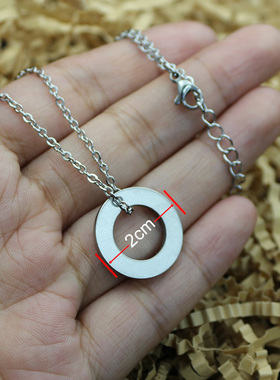 圆环刻字镂空文艺风情侣吊坠现货