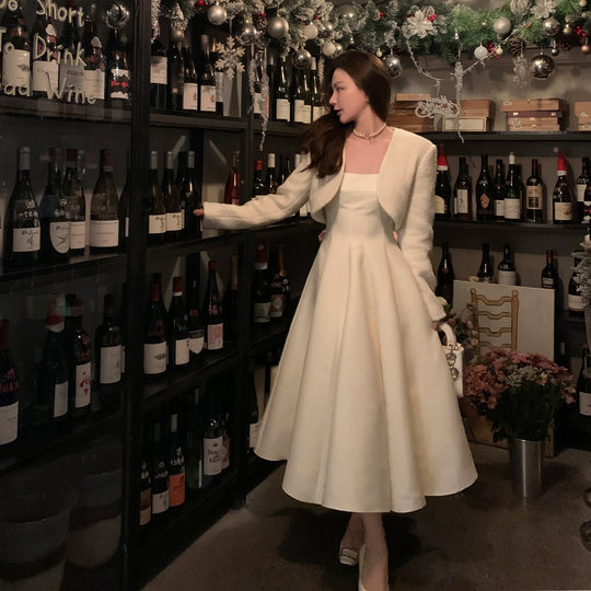 Middletone | 赫本裙 dio*秀款精仿丝毛光泽感收腰吊带连衣裙礼服