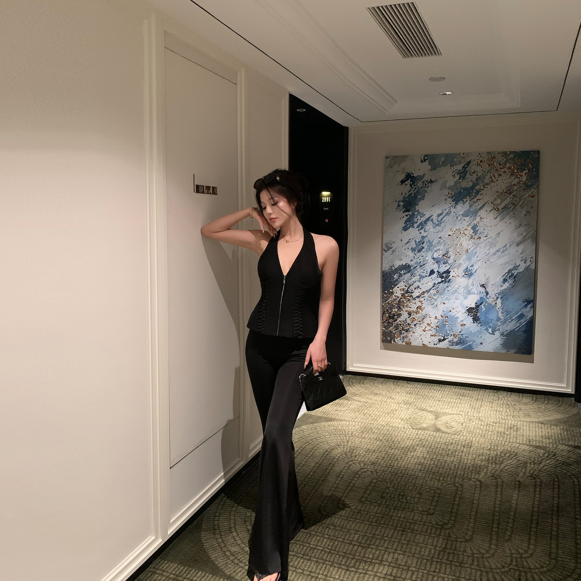 Middletone 芳心猎手 jennie同款打歌服红色挂脖上衣吊带背心 - 图2