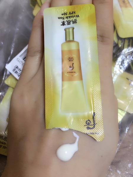 晒不黑 SPF50 后拱辰享清润防晒霜小样 WHOO 断货好久超好用 快抢 晒不黑 SPF50 后拱辰享清润防晒霜小样 WHOO 断货好久超好用 快抢