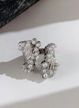 Exaggerated Large Wide Edged Pearl Finger Ring for Women ndy