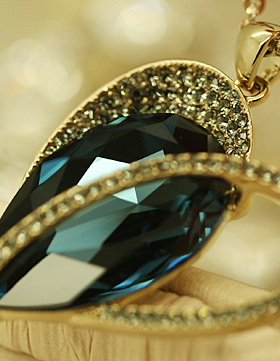 蓝色心形水晶长款韩国毛衣链