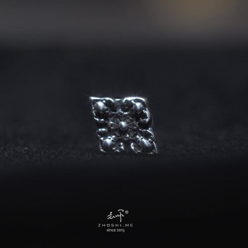 主师新款纯银巴洛克扑克牌银饰哥特风黑红梅方男女耳钉饰品 - 图3