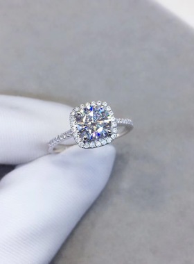 莫桑石镶嵌18K金戒指定制款