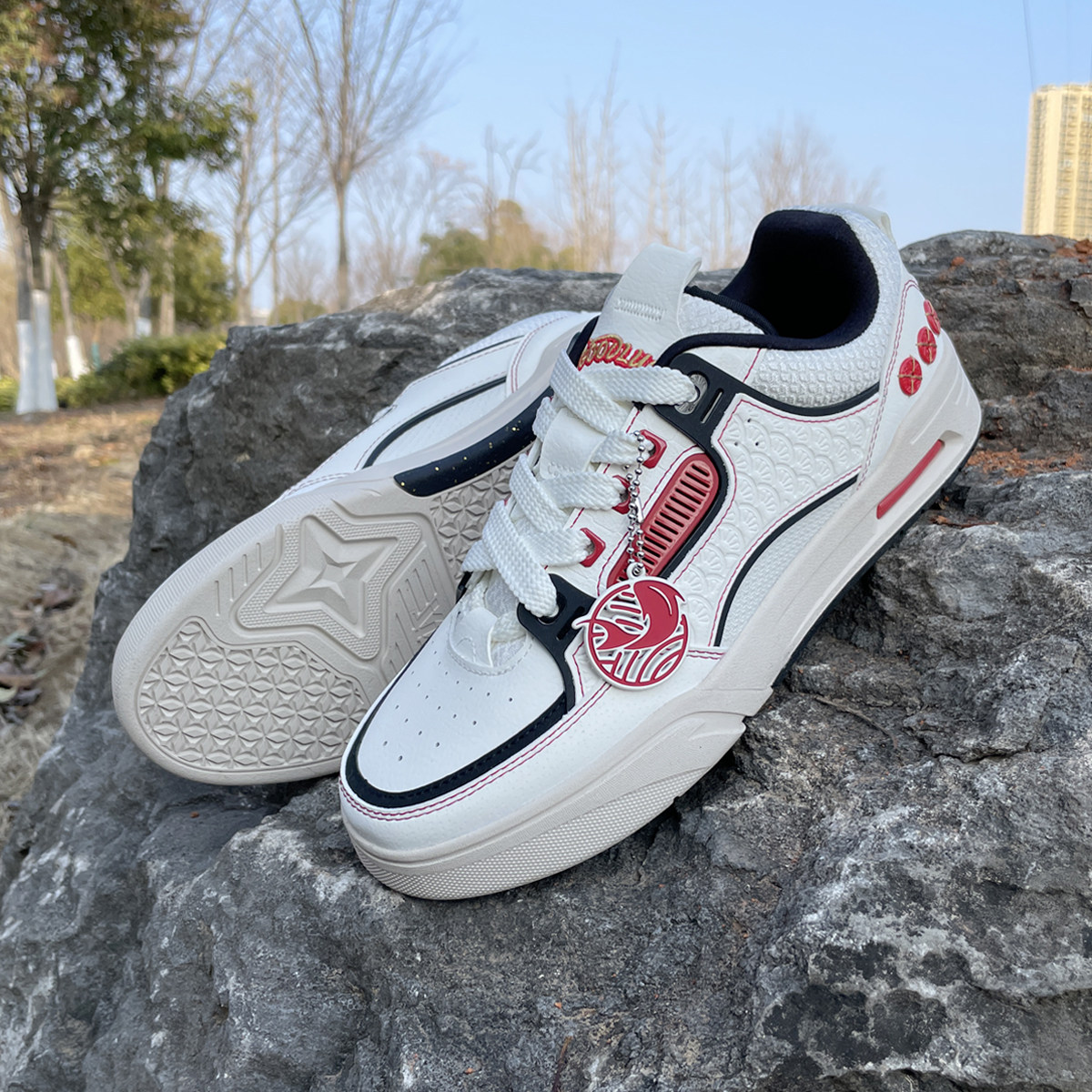 【王一博同款】安踏骜杰丨板鞋男女鞋2025春季新款潮流休闲运动鞋,淘宝优惠券,粉丝福利购,淘宝优惠卷