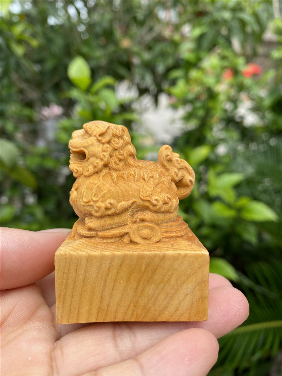 中国 琥珀彫刻 山水人物文 置物 N 3624 | www.shivhotels.com