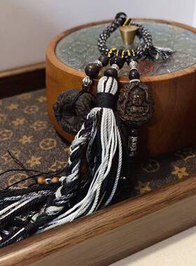 原创新款沉香万佛窟龙扣包挂钥匙挂