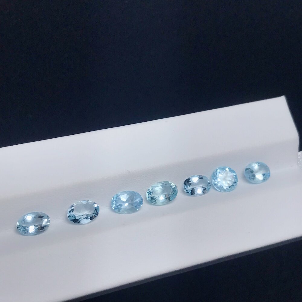 Glue-free natural faceted aquamarine oval ring face loose stone inlaid winding ring clavicle chain one thing one picture