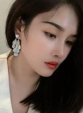 银针法式高级感金属鱼鳞片长款耳环小众简约复古气质珍珠耳饰品