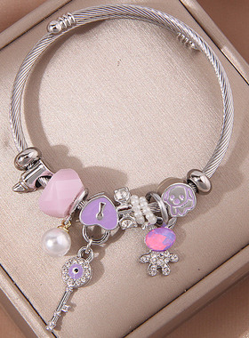 1个时尚闪钻钥匙 可爱小兔子坠多元素配饰潘DL简洁个性手镯1212